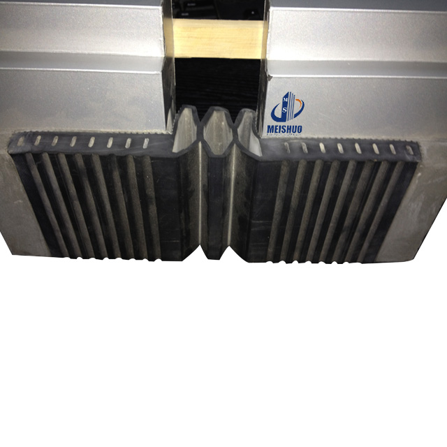 Резиновый напольный деформационный шов для автопарковок (серия MSDR)